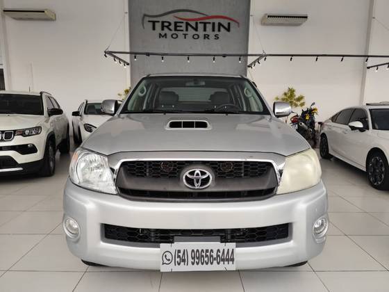 TOYOTA HILUX 3.0 SRV 4X4 CD 16V TURBO INTERCOOLER DIESEL 4P AUTOMÁTICO TOYOTA HILUX 3.0 SRV 4X4 CD 16V TURBO INTERCOOLER DIESEL 4P AUTOMÁTICO